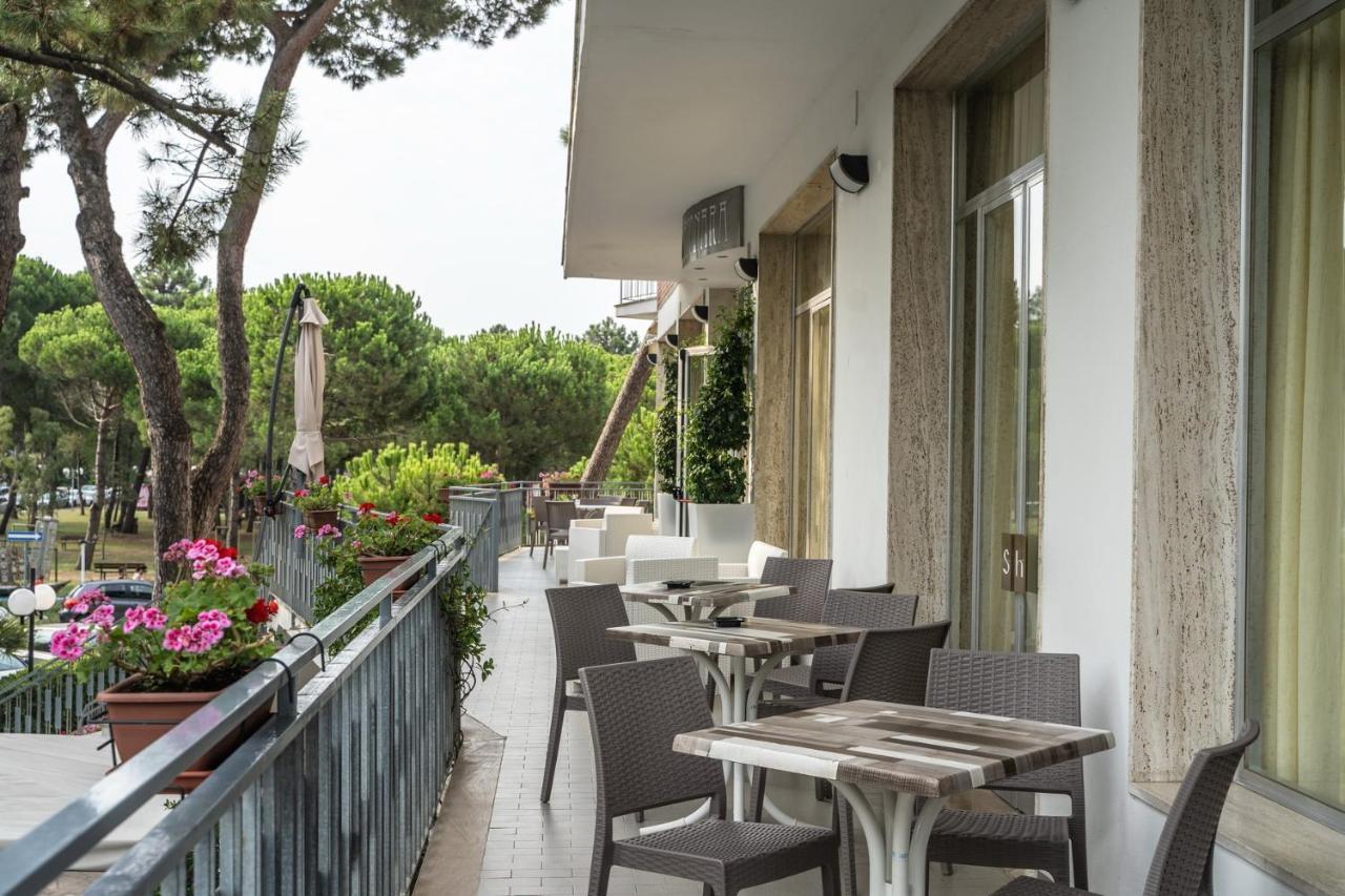 Hotel Sayonara Милано Мартима Екстериор снимка
